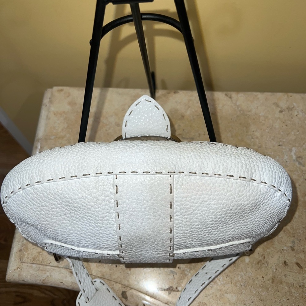 Fendi Selleria Pebbled Shoulder Bag - Picture 4 of 12
